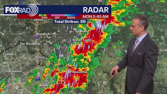 Houston weather: Scattered showers Monday morning