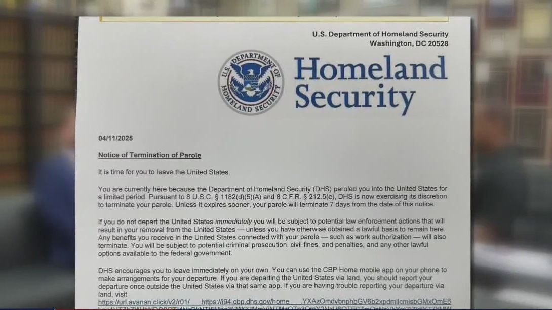 Email glitch orders some U.S. citizens to leave the country