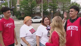 Houston Rockets fans arrive ahead of Warriors Game 2