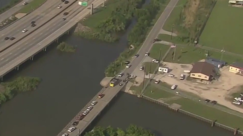 Channelview crash: Mother, infant killed in crash, 2 other children taken to hospital