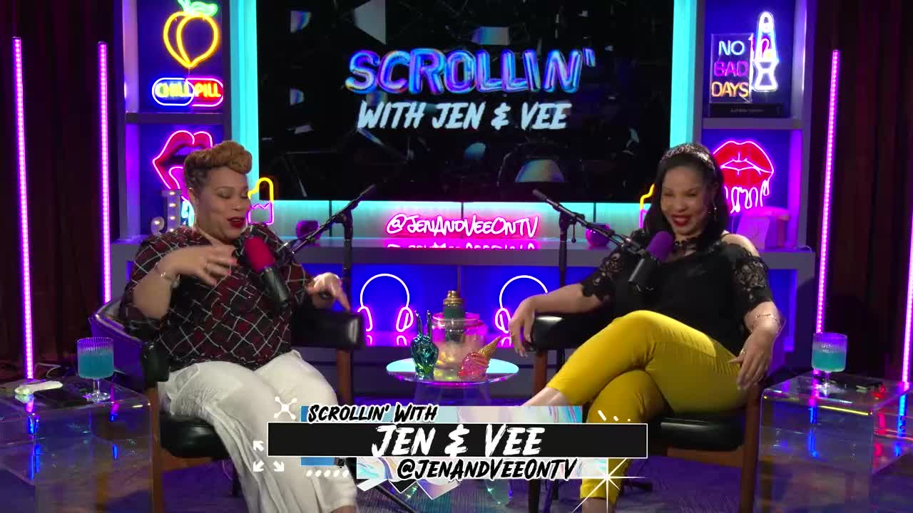 Oops, All The Comments | Scrollin' With Jen & Vee