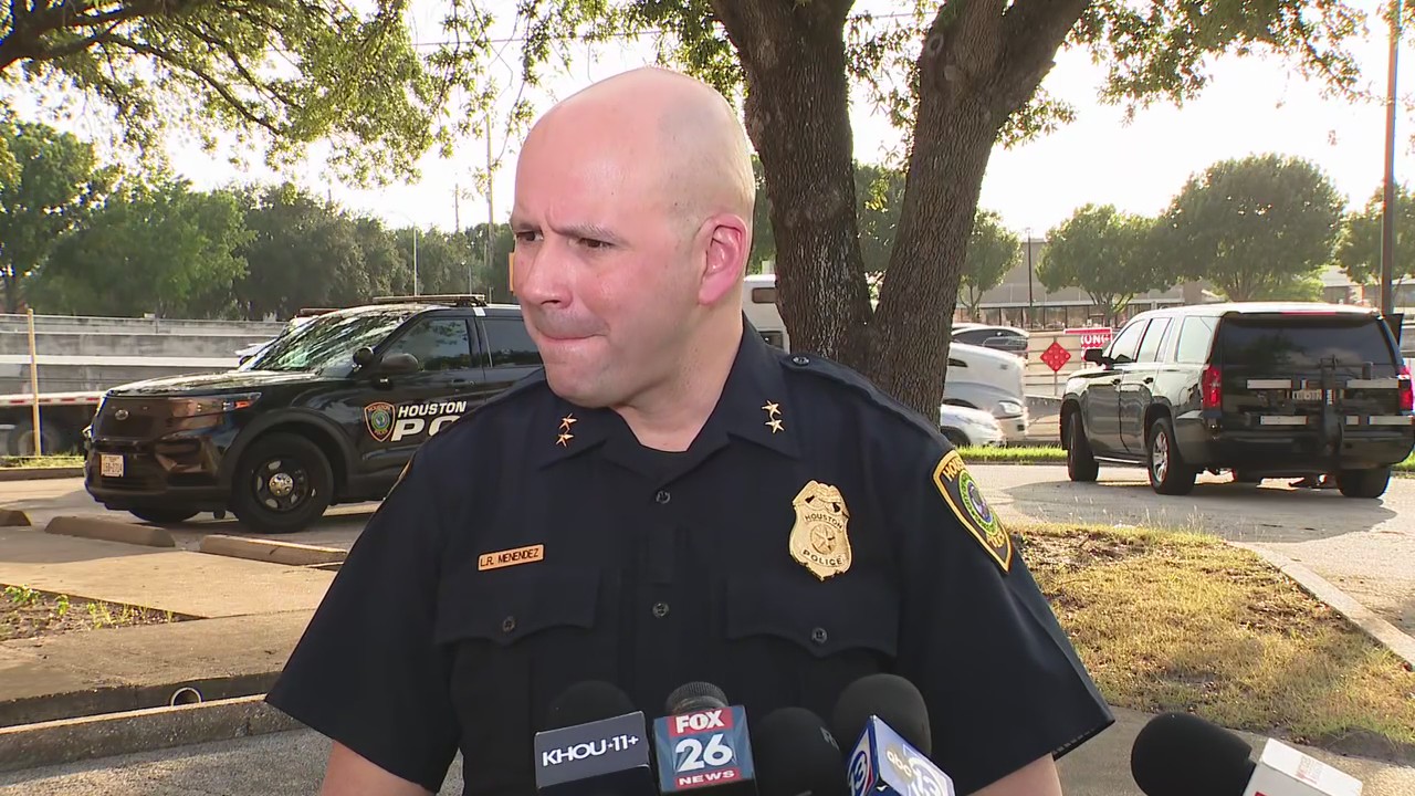 FULL: Houston police on deadly officer-involved shooting near North Freeway