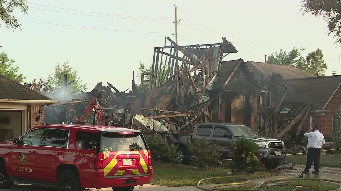 Houston fire: Human remains found following massive fire on Thursday
