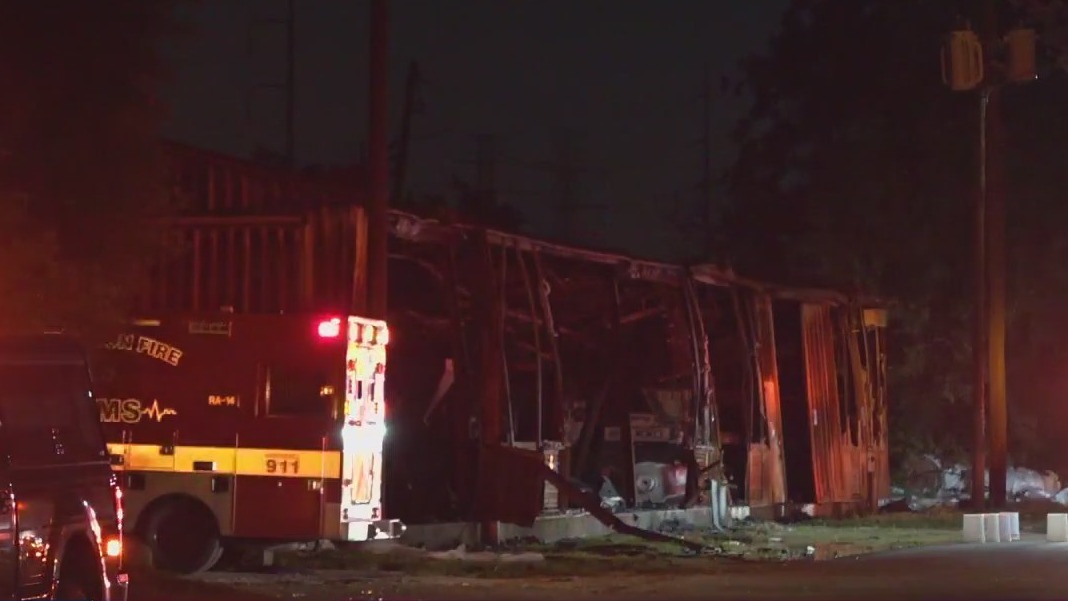 Fire extinguished at abandoned north Houston warehouse