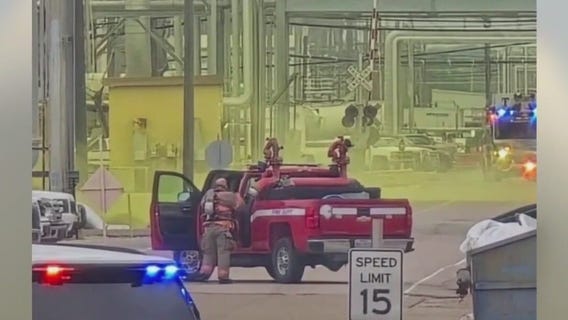 Four workers exposed following chlorine leak in Freeport