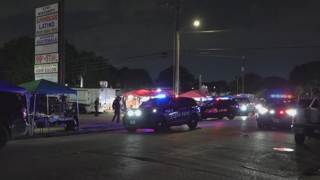 Shooting at west Houston gas station injures two, police say
