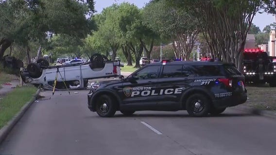 Crash causes partial road shutdown in southwest Houston