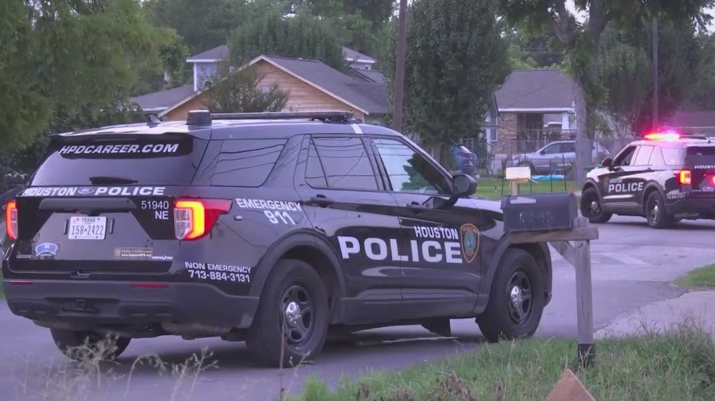 11-year-old boy shot in NE Houston, police investigating