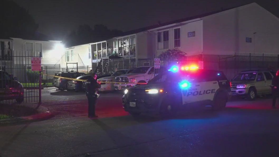 Teen shot by officers in SW Houston shootout