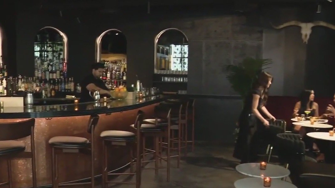 Bayou City Buzz: New cocktail bar open near River Oaks