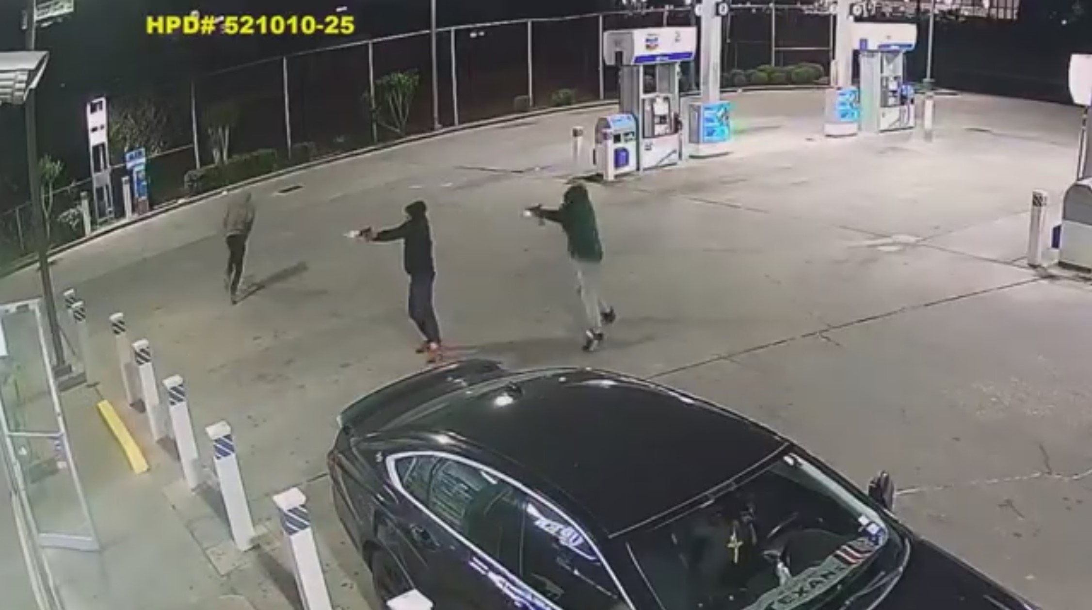 VIDEO: Gas station attempted robbery, shooting