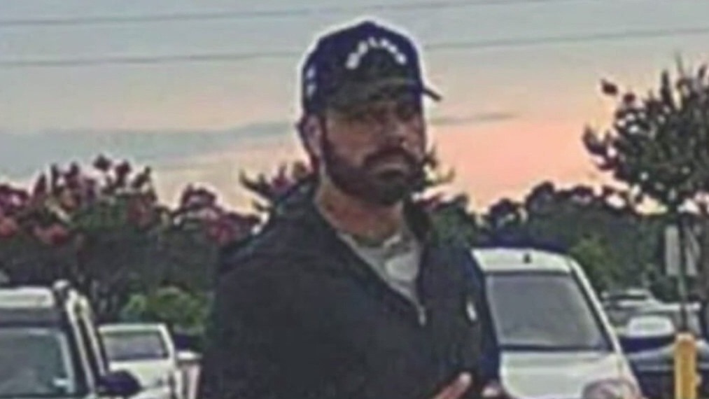 Suspect wanted for exposing himself to girls in Tomball, police say