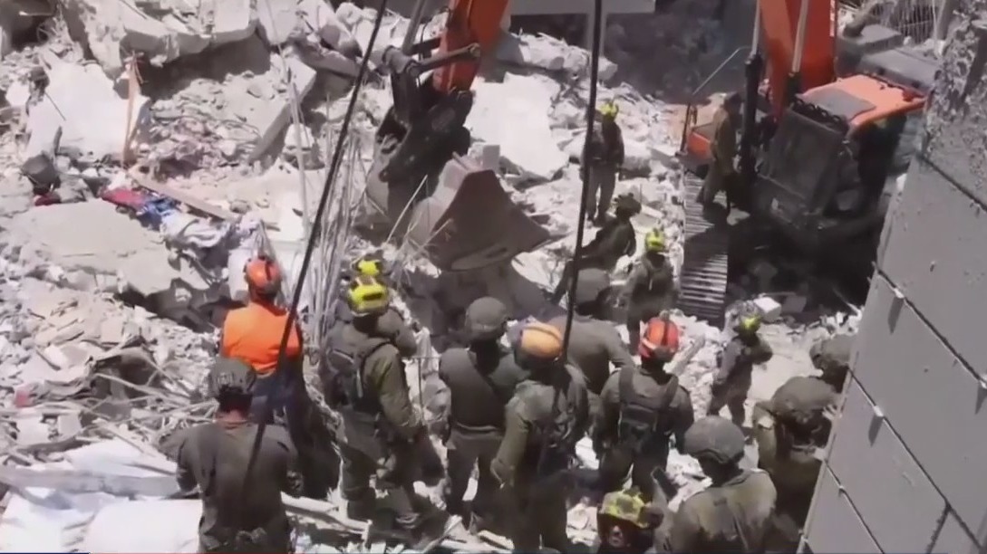 Israel, Iran continue exchanging airstrikes