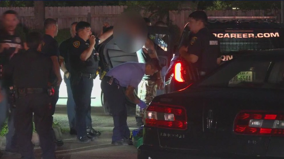 Man accused of posing as ICE officer during Houston robbery