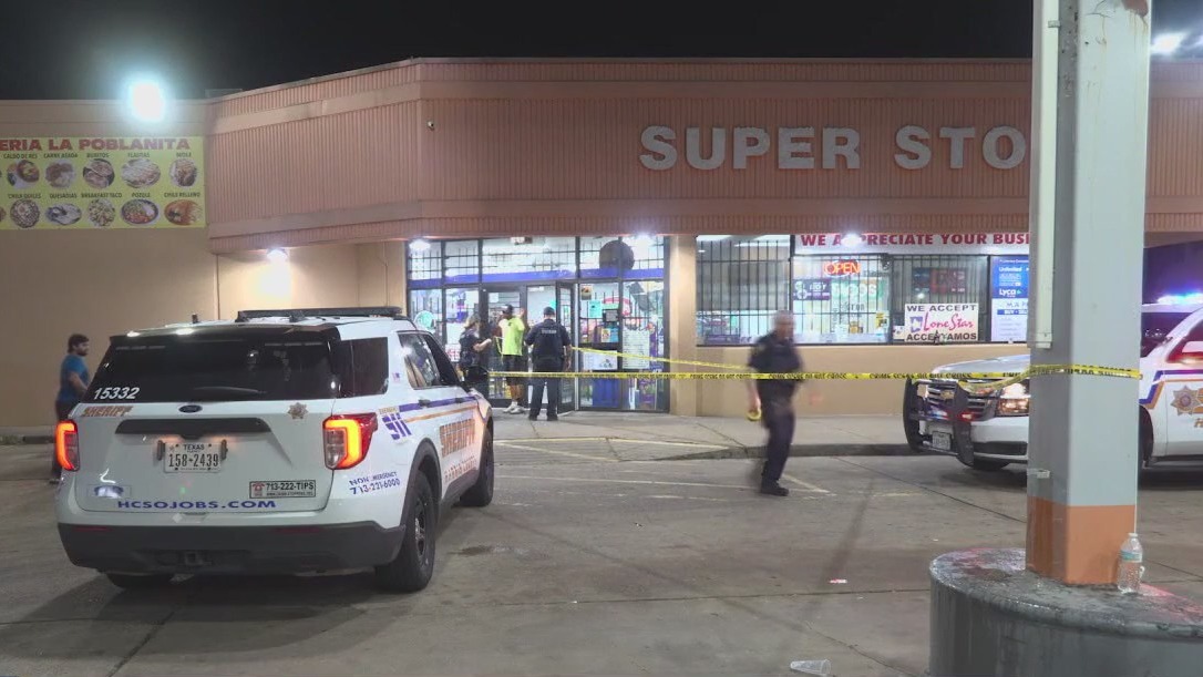 Woman stabbed to death at SW Houston gas station