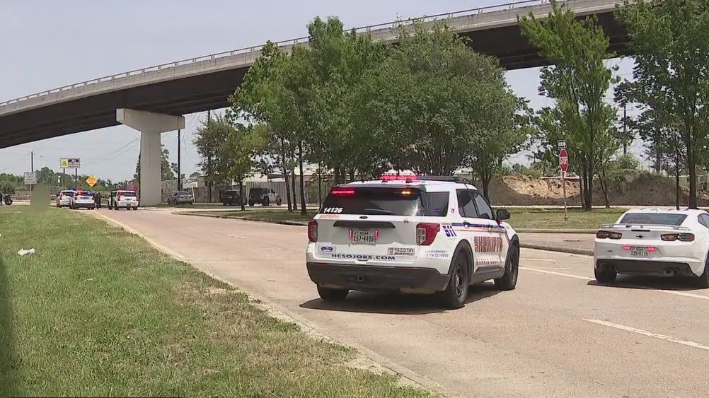 Bicyclist killed in Channelview crash involving 18-wheeler