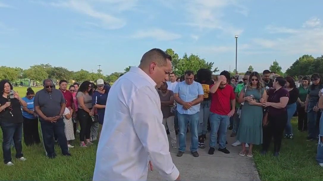 Community holds vigil for two men killed at Wildheather Park