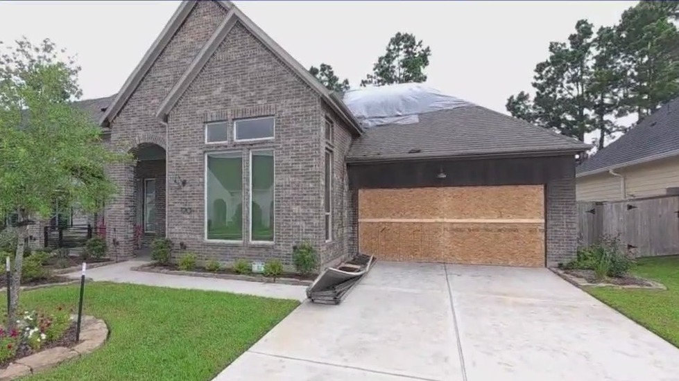 Montgomery, TX neighbors speak on house fire caused by lightning strike