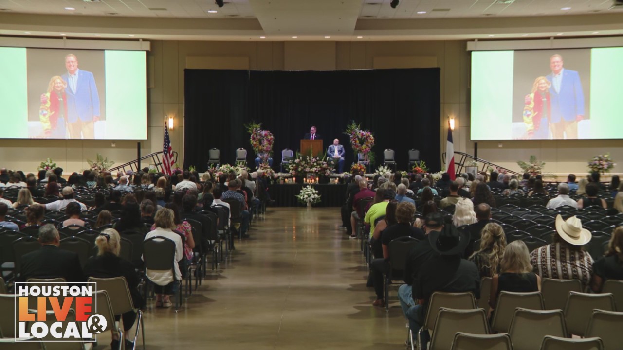 Texas flood victim memorial, weekend forecast, EaDo murals, and more | Houston Live & Local