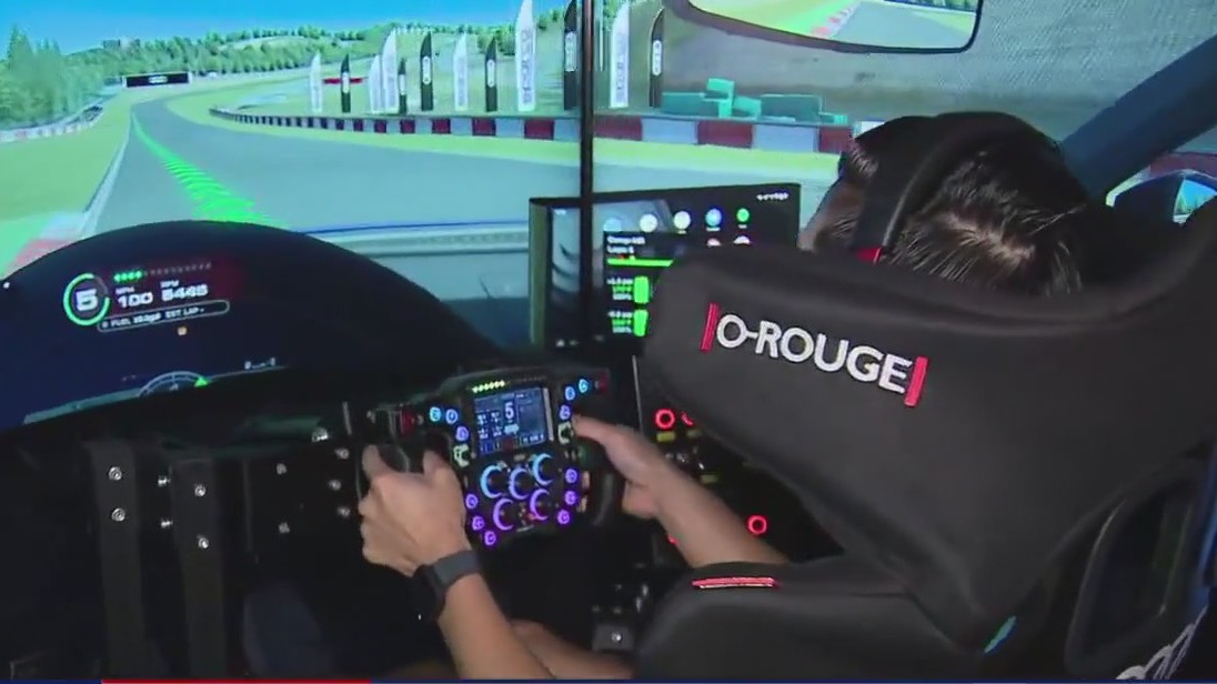 Houston racing lounge offers VR driving experience