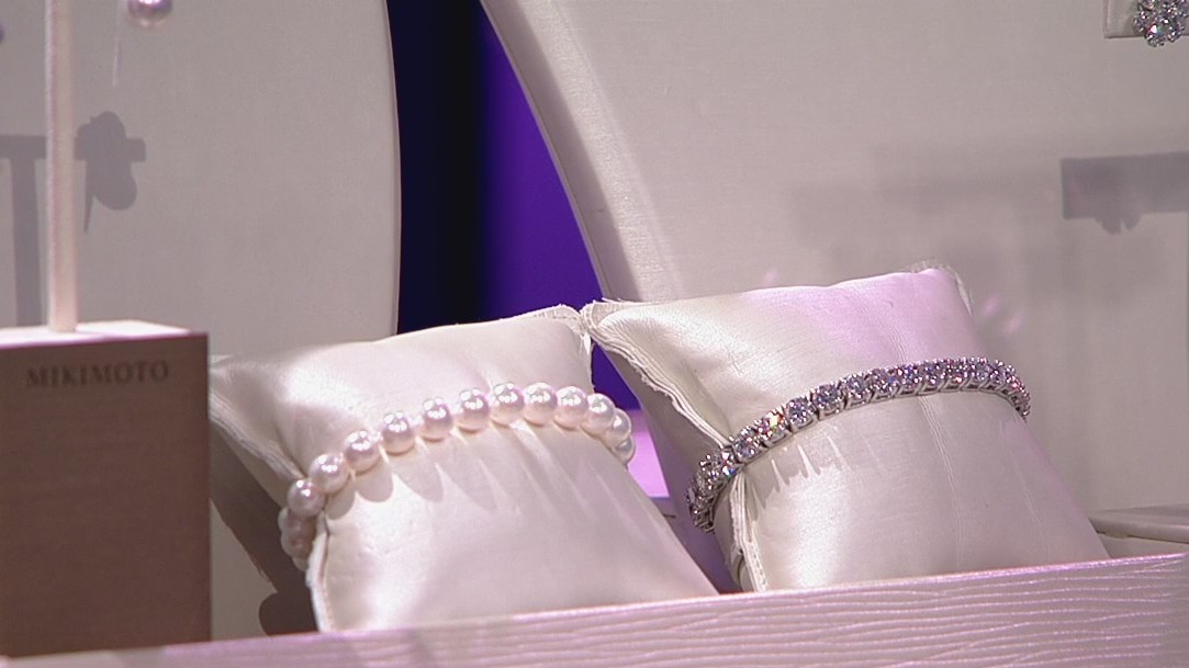 Rings, Bling & Wedding Things! | Caroline and Rashi