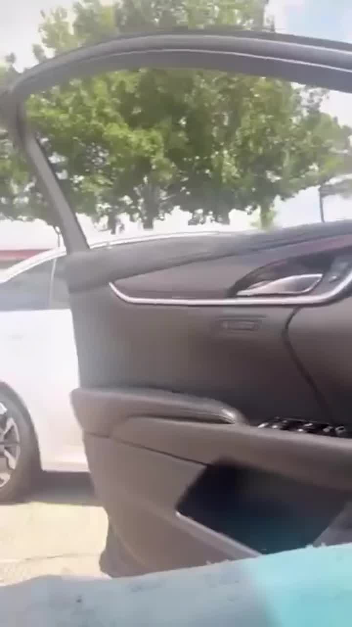 FULL VIDEO: Harris County Pct. 1 deputy pulls gun during confrontation