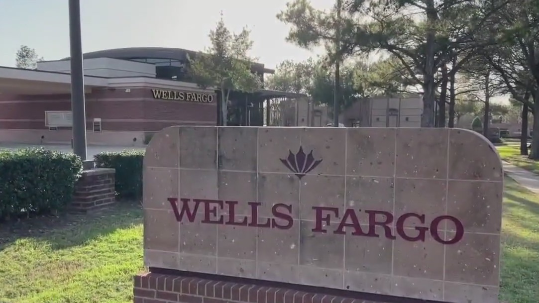 College student scammed out of all his money