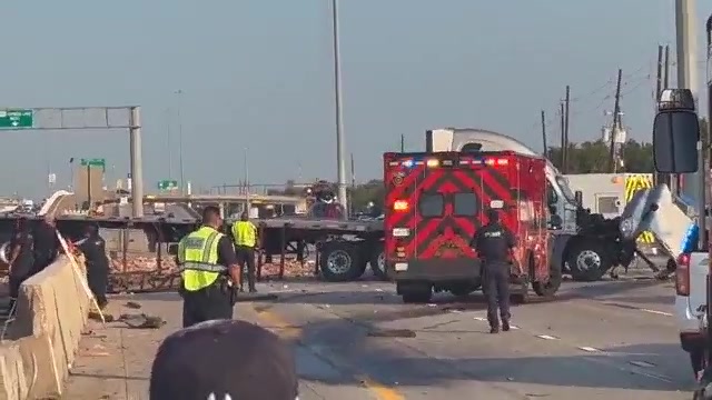 18-wheeler crash on US 290 in northwest Harris County