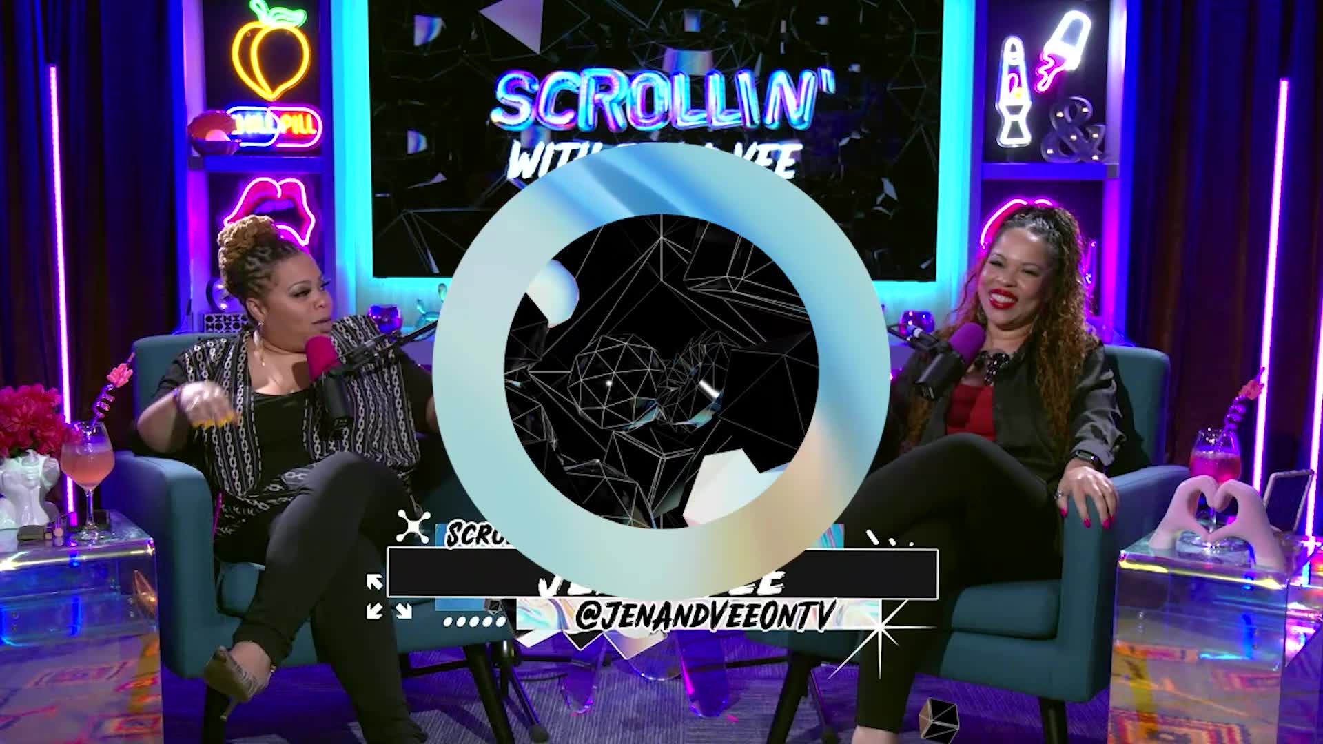 Catchin' A Catfish | Scrollin' With Jen & Vee