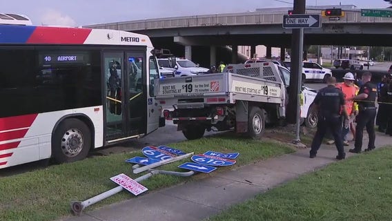 Robbery suspect crashes into Houston METRO bus