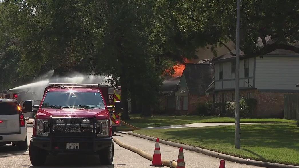 Barricaded suspect sets fire to home, body found inside