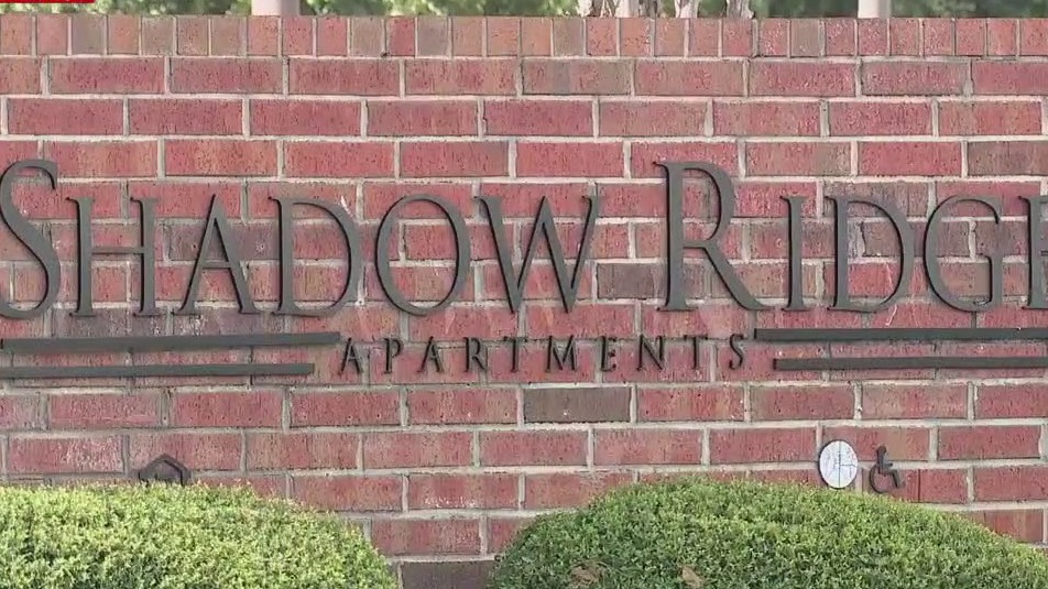 Three people found dead inside Harris County apartment