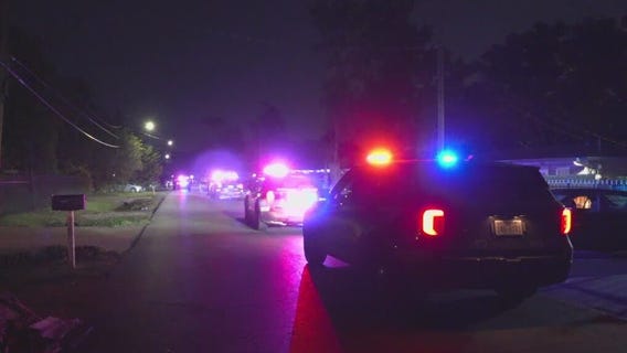 East Houston: Burglar shot during attempted car break-in, police say