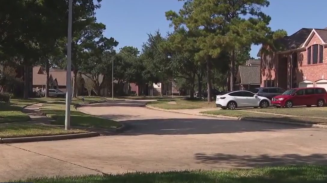 Homeowners demanding transparency from HOA