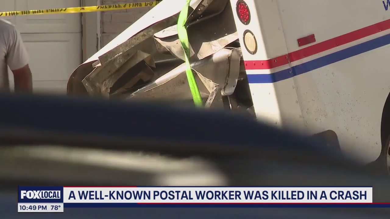 Postal worker dies after crash in Harris County