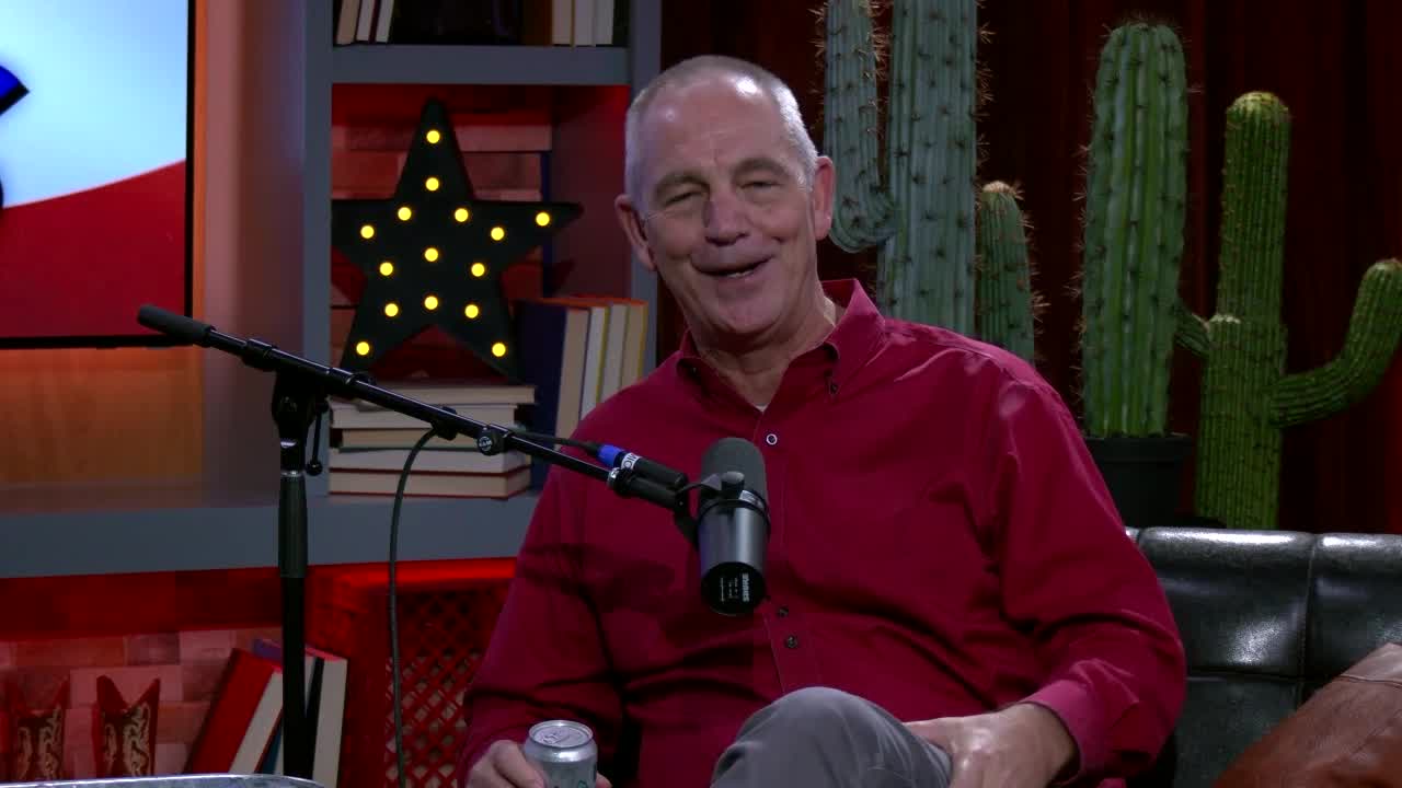 Retired DEA Agent Chris Diaz joins the show | Red, White, & Brews