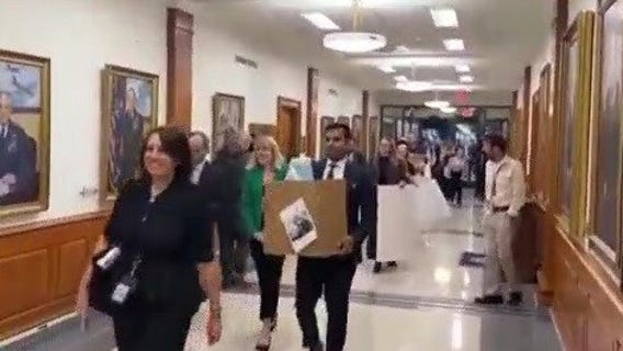 Reporters turn in Pentagon badges due to new restrictions | What's Your Point?