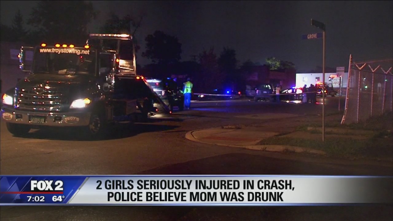2 girls seriously injured in crash, police believe mom was intoxicated