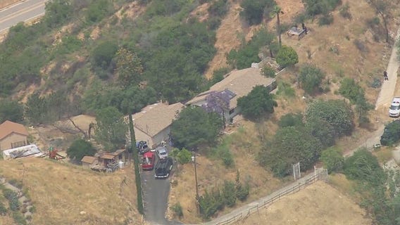 LAPD standoff with suspected prowler in Tujunga comes to an end