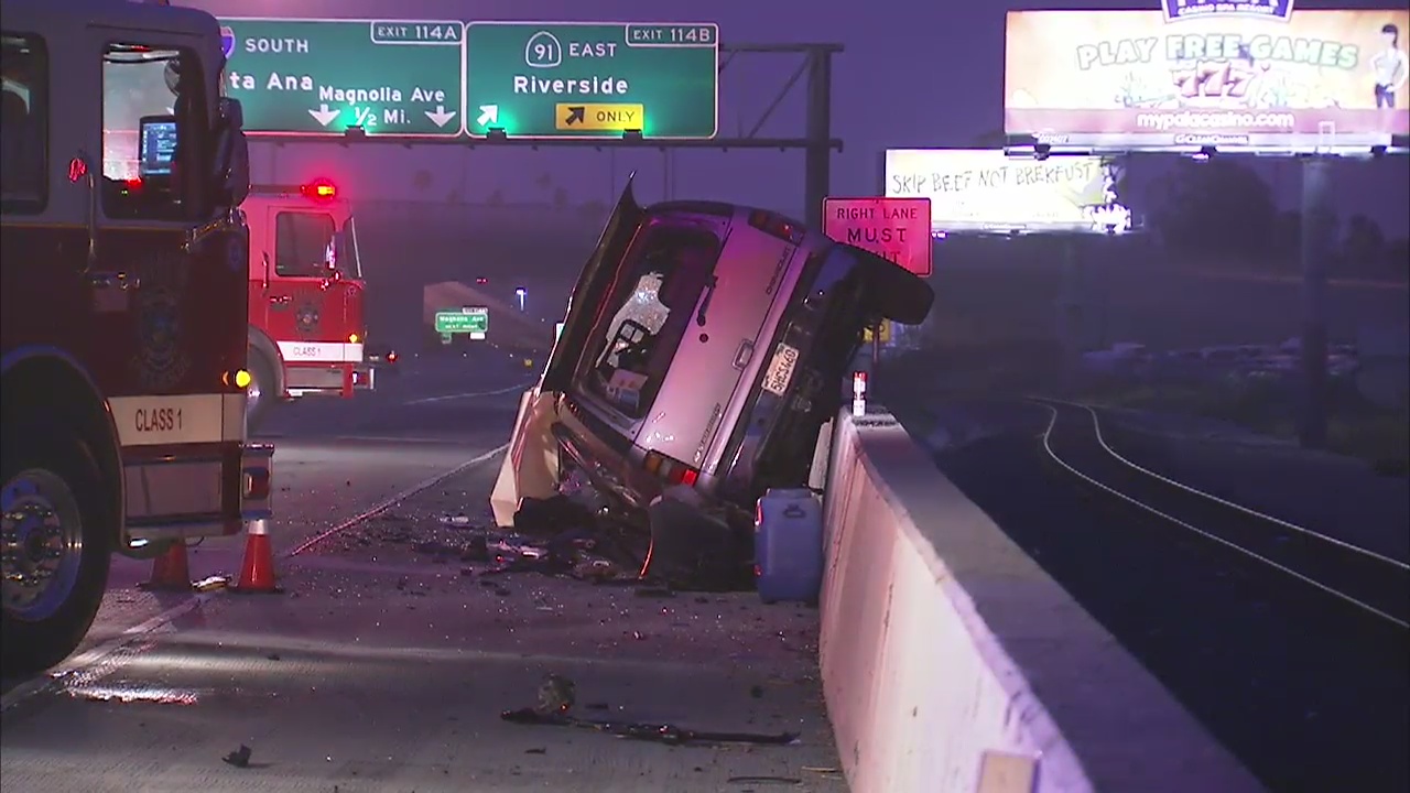2 killed in wrong-way crash on 5 Freeway in Anaheim