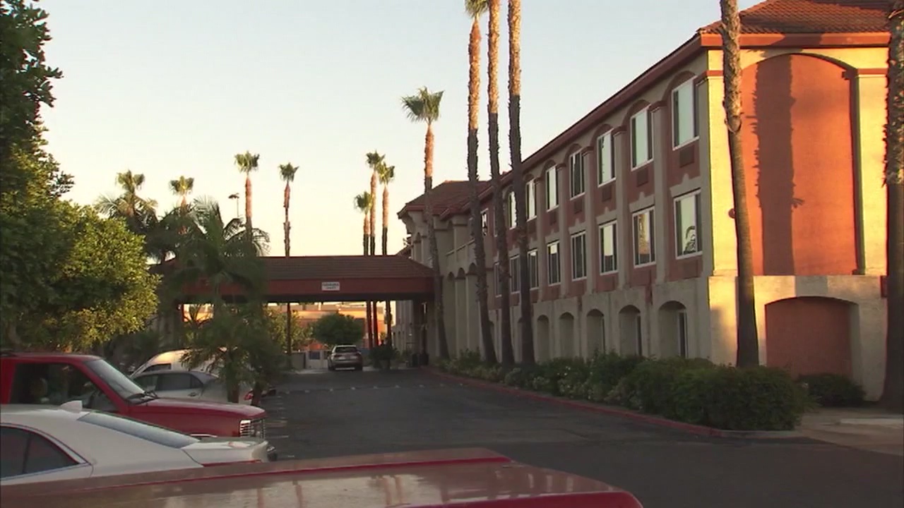 Tourists badly beaten and robbed at gunpoint in Orange County