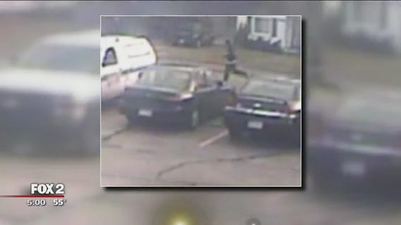 Manhunt ongoing for 3 suspects after Detroit police get shot at