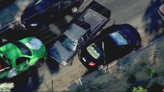Suspect barricades himself in Glassell Park home after chase