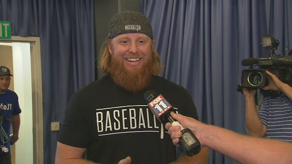 Dodgers' Justin Turner surprises fans in final stretch of All-Star voting
