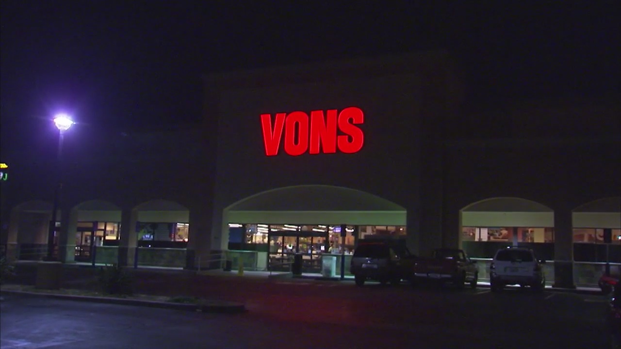 Women shock security guards with stun gun during store robberies in Temple City, Arcadia