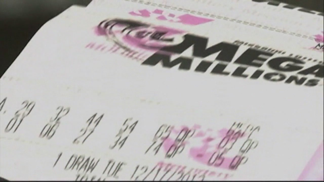 Powerball, Mega Millions both top $300 million-dollar jackpots
