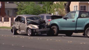 Carjacking suspect dead after barricading inside Bellflower home