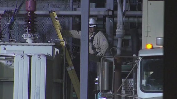 Heat wave leaves thousands without power in San Fernando Valley