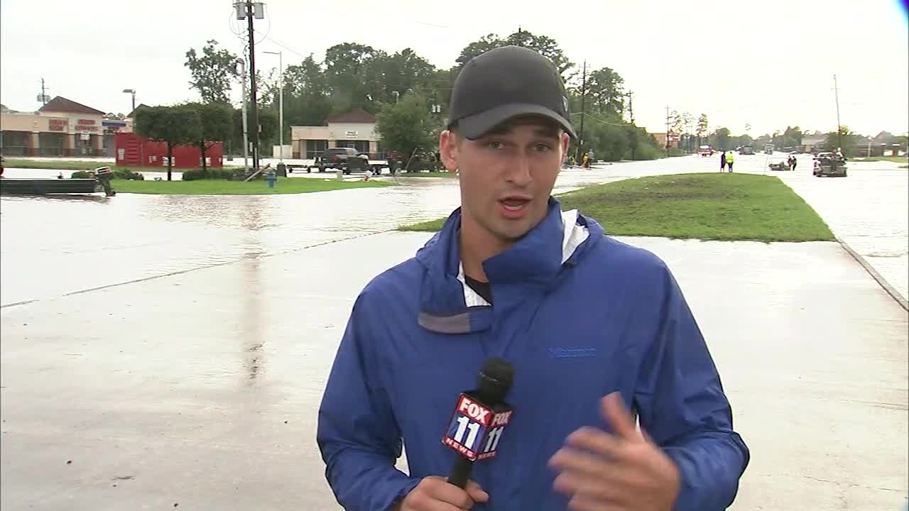 Helicopters, trucks rescue hundreds from Houston