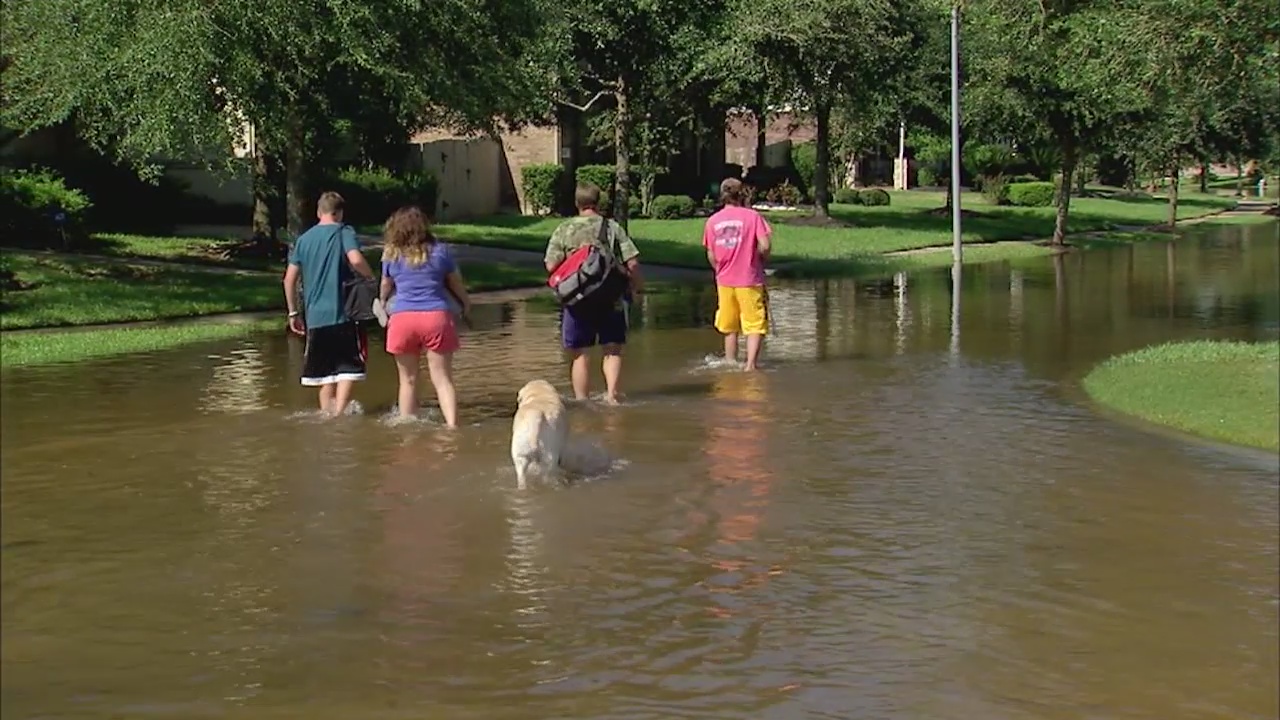 FOX 11 News In Depth: Houston Underwater - The Southland Responds Part 2